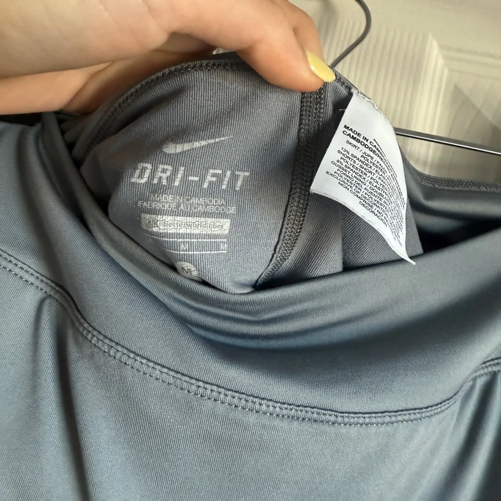 NIKE VINTAGE Gray Skort Athletic Golf Running Low Rise Skirt Shorts Pleated Sz M